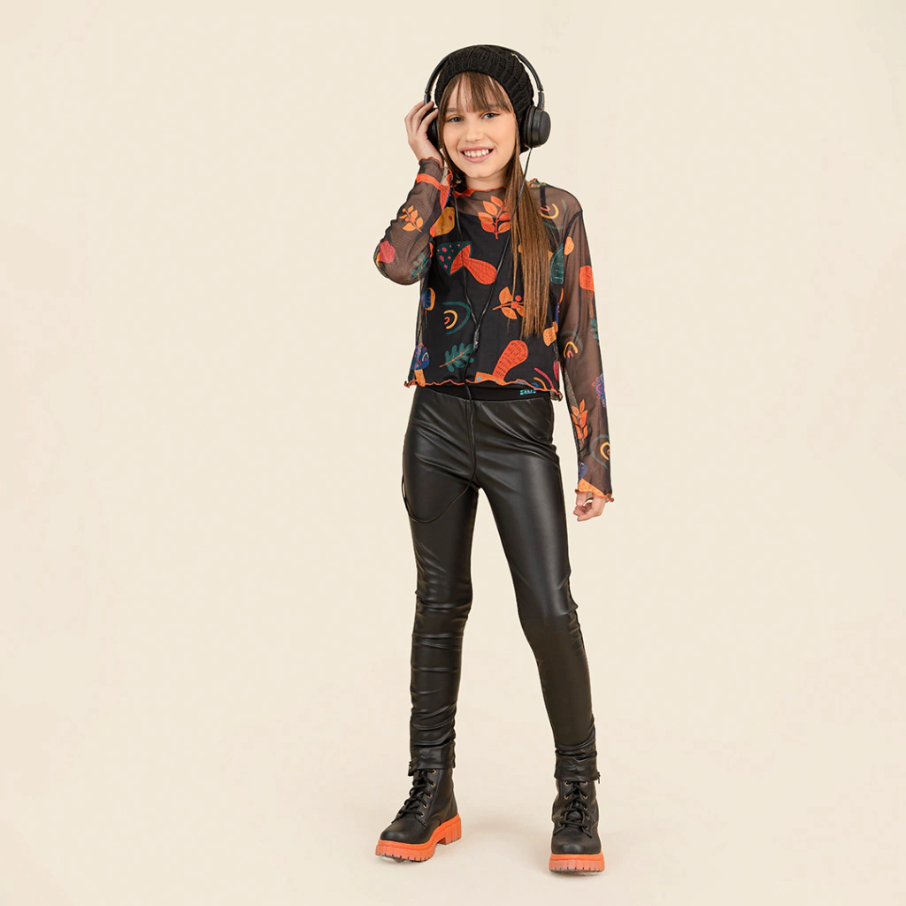 Blusa cropped infantil alongado em tule: Estilo e conforto em uma única peça
